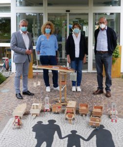 Familie Steinhart, "Holzspielzeugspende"